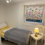 Doppelhaushaelfte - Gemuetlich Wohnen Im Fachwerkhaus - 5 Schlafzimmer, 2 Baeder *