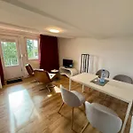 Doppelhaushaelfte - Gemuetlich Wohnen Im Fachwerkhaus - 5 Schlafzimmer, 2 Baeder Apartment