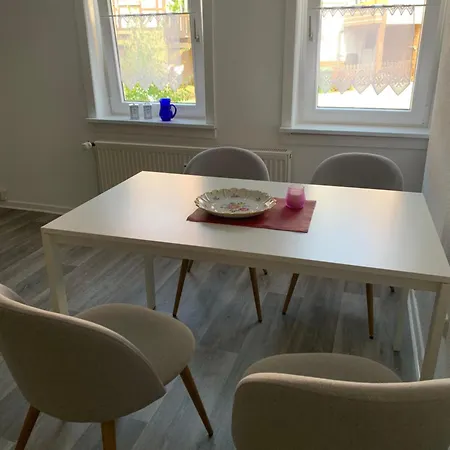 Doppelhaushaelfte - Gemuetlich Wohnen Im Fachwerkhaus - 5 Schlafzimmer, 2 Baeder Apartment *