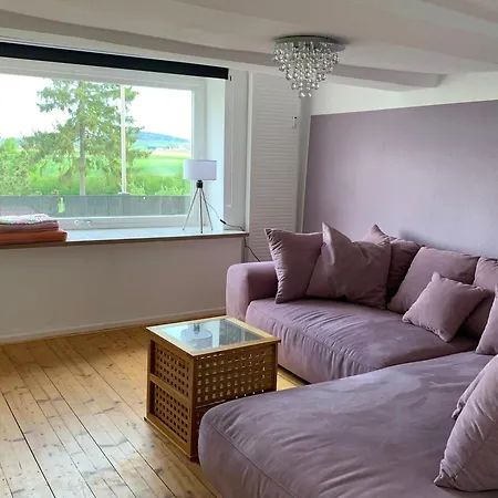 Apartment Doppelhaushaelfte - Gemuetlich Wohnen Im Fachwerkhaus - 5 Schlafzimmer, 2 Baeder *