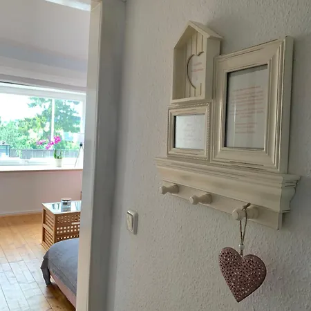 Doppelhaushaelfte - Gemuetlich Wohnen Im Fachwerkhaus - 5 Schlafzimmer, 2 Baeder
