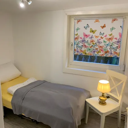 Doppelhaushaelfte - Gemuetlich Wohnen Im Fachwerkhaus - 5 Schlafzimmer, 2 Baeder *