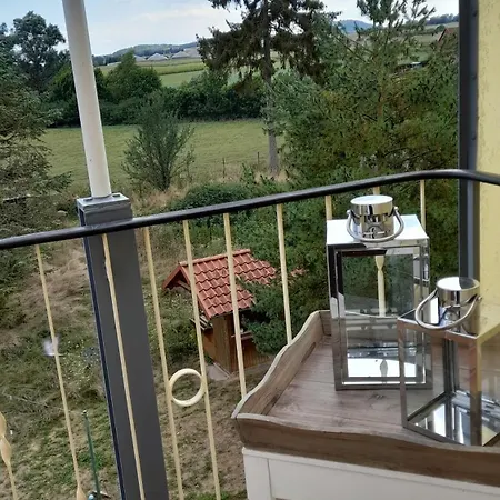 Doppelhaushaelfte - Gemuetlich Wohnen Im Fachwerkhaus - 5 Schlafzimmer, 2 Baeder Apartmán