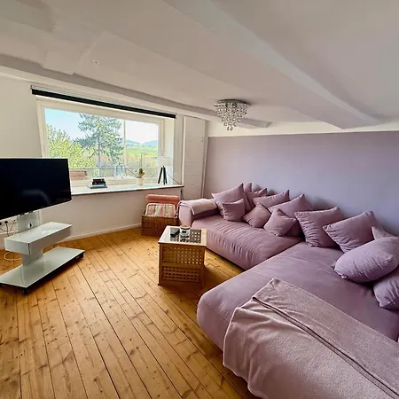 Doppelhaushaelfte - Gemuetlich Wohnen Im Fachwerkhaus - 5 Schlafzimmer, 2 Baeder *