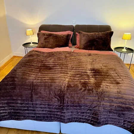 Doppelhaushaelfte - Gemuetlich Wohnen Im Fachwerkhaus - 5 Schlafzimmer, 2 Baeder Wolfhagen