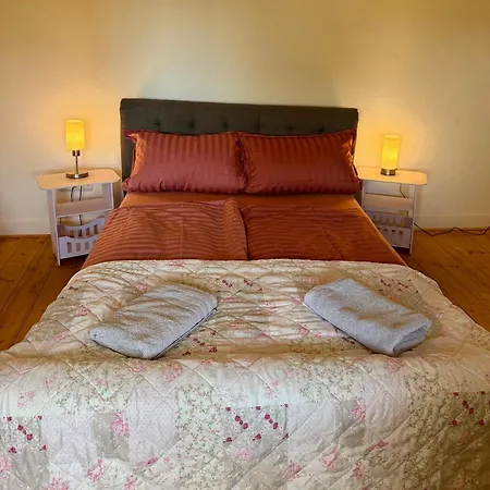 Doppelhaushaelfte - Gemuetlich Wohnen Im Fachwerkhaus - 5 Schlafzimmer, 2 Baeder Apartmán