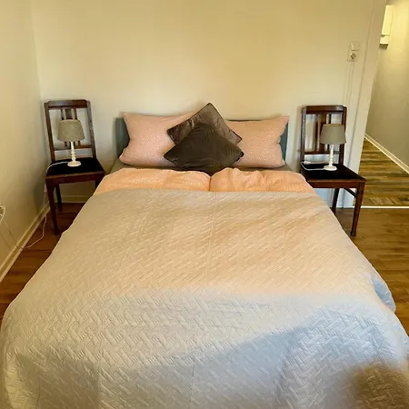 Doppelhaushaelfte - Gemuetlich Wohnen Im Fachwerkhaus - 5 Schlafzimmer, 2 Baeder *