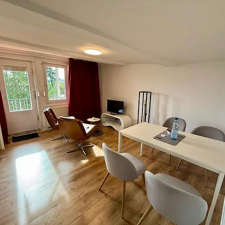 Doppelhaushaelfte - Gemuetlich Wohnen Im Fachwerkhaus - 5 Schlafzimmer, 2 Baeder Daire