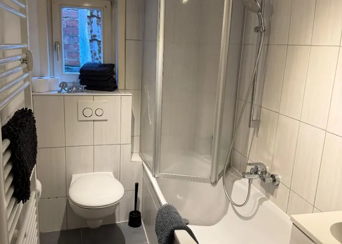 Doppelhaushälfte - Gemütlich Wohnen Im Fachwerkhaus - 5 Schlafzimmer, 2 Bäder Wolfhagen