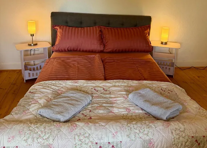 Doppelhaushälfte - Gemütlich Wohnen Im Fachwerkhaus - 5 Schlafzimmer, 2 Bäder Apartment