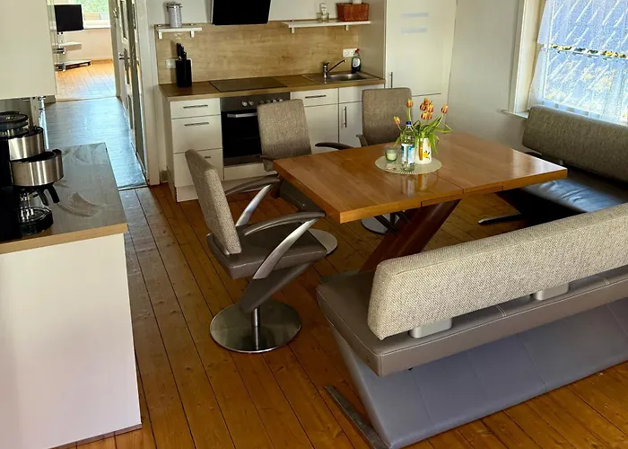 Apartment Doppelhaushälfte - Gemütlich Wohnen Im Fachwerkhaus - 5 Schlafzimmer, 2 Bäder Wolfhagen