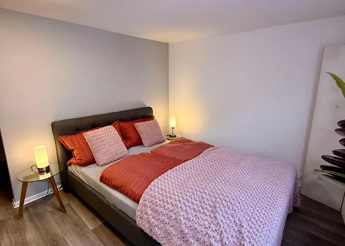 Apartment Doppelhaushälfte - Gemütlich Wohnen Im Fachwerkhaus - 5 Schlafzimmer, 2 Bäder